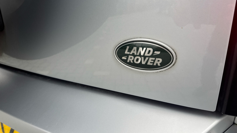 Land Rover Defender 90 Diesel 3.0 D250 Hard Top SE Auto